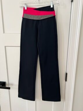 Lululemon Black Yoga Pants with Pink & Gray Waistband